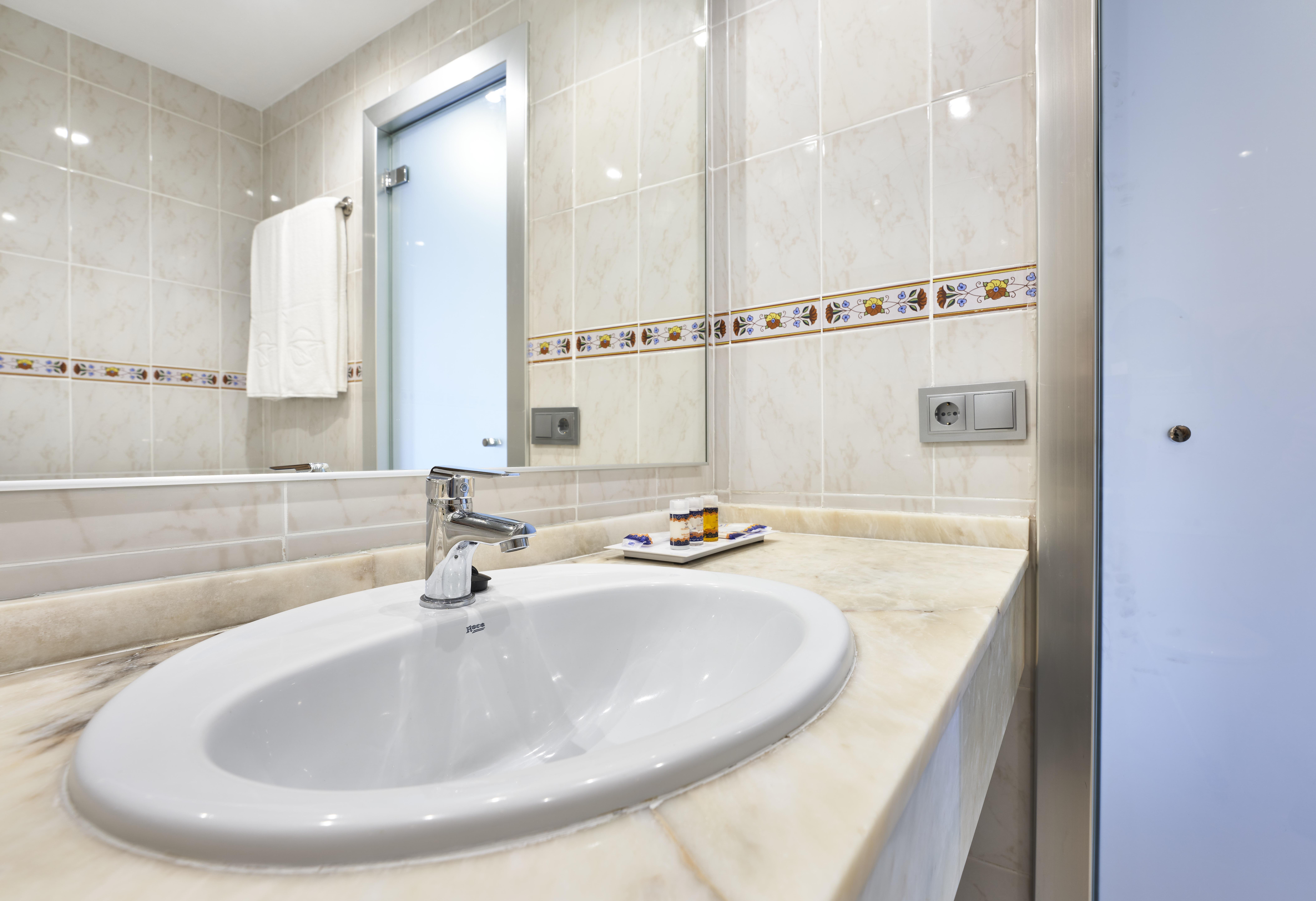 Globales Torrenova (Adults Only) Hotel Magaluf  Bagian luar foto